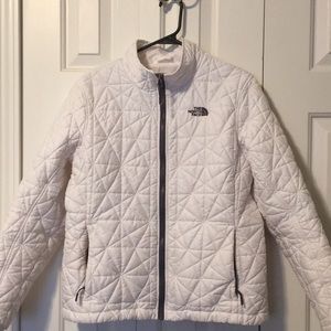 The north face nice, lightweight coat